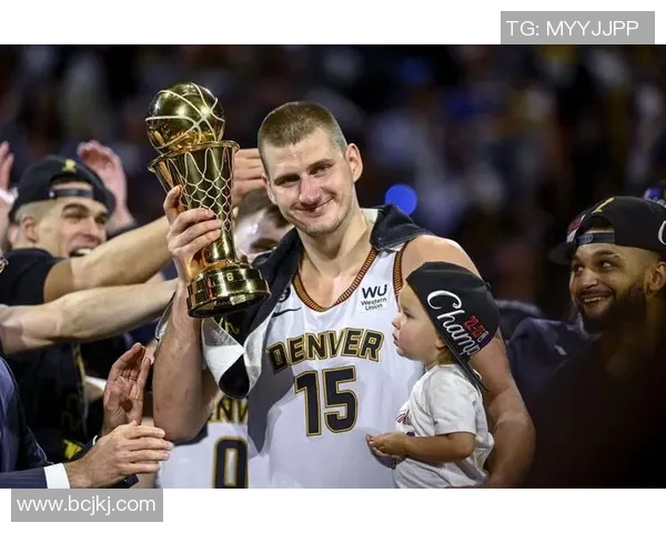 尼古拉约基奇：篮球场上的全能大师与未来之星