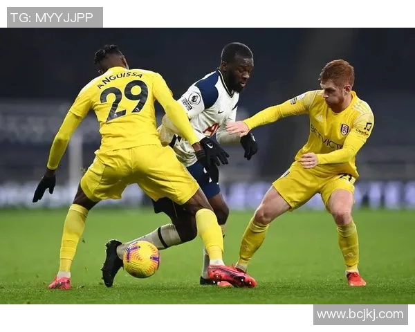 巴黎与伊斯坦布尔对决结果揭晓精彩瞬间回顾与分析 巴黎与伊斯坦布尔对决结果揭晓精彩瞬间回顾与分析