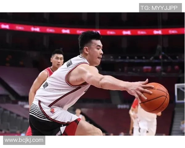 李慕豪：从篮球新星到职业生涯巅峰的奋斗与成长之路