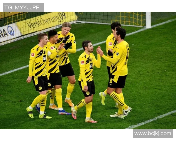 巴塞罗那与多特蒙德下半场精彩对决回顾与分析