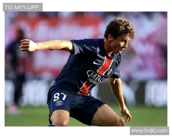 若昂内维斯:从新星崛起到足球舞台的闪耀之旅 若昂内维斯:从新星崛起到足球舞台的闪耀之旅