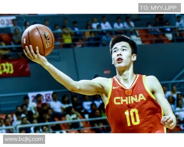 郭昊文：从青涩少年到篮球场上的璀璨明星之路探索与成长