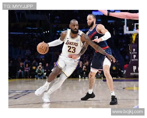 詹姆斯创历史新里程碑成首位4万分1万板1万助的传奇球员 詹姆斯创历史新里程碑成首位4万分1万板1万助的传奇球员