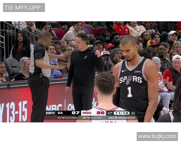 12月1日火箭对阵马刺精彩视频直播全程回顾与赛后分析 12月1日火箭对阵马刺精彩视频直播全程回顾与赛后分析