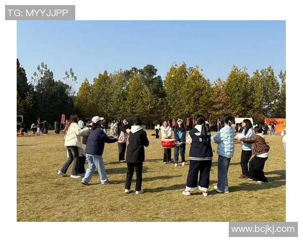 深圳羽毛球队配合排名创新高展现团队实力与竞技风采