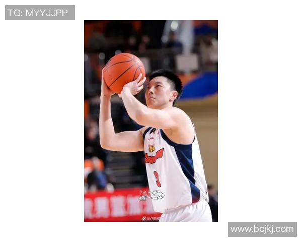 胡明轩：从青涩球员到篮球巨星的成长之路与奋斗故事